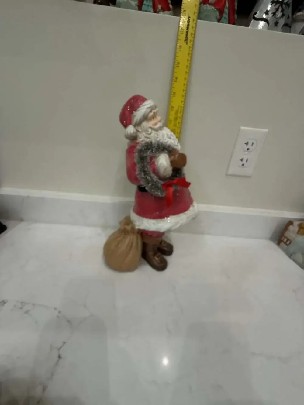 Hallmark Christmas Santa Claus Figurine Holding Wreath